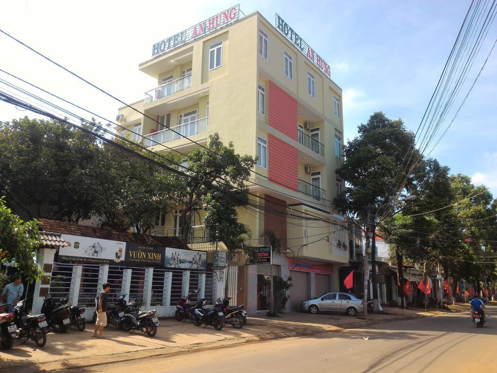 An Hung Hotel Буонметхуот Экстерьер фото