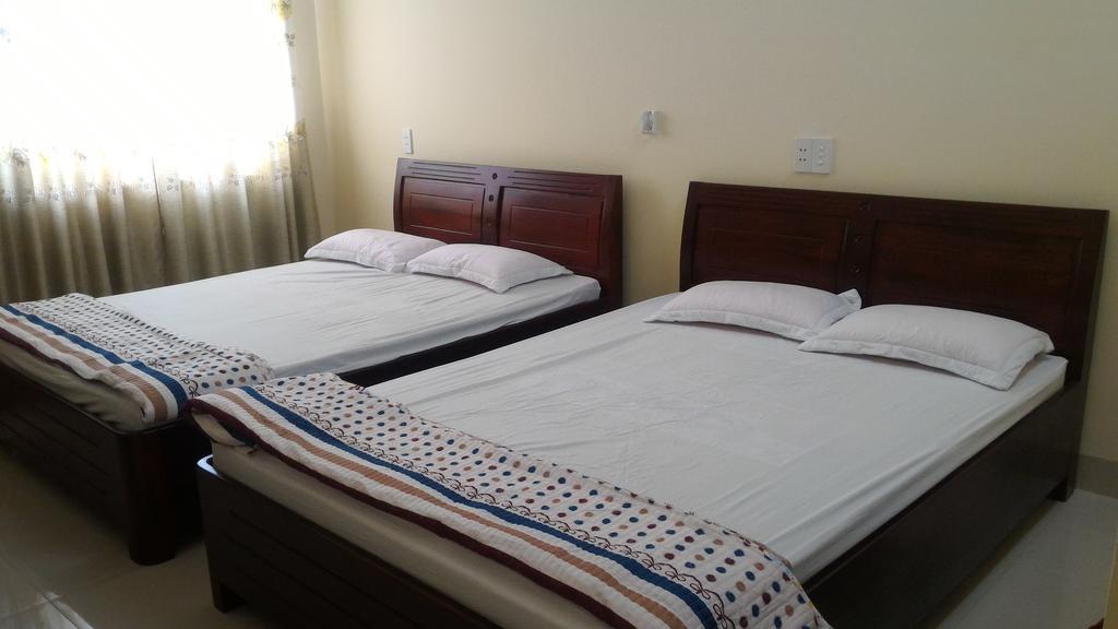 An Hung Hotel Буонметхуот Экстерьер фото